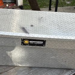 Northern Tool Deep Low Profile Crossover Truck Tool Box 