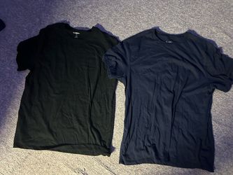 Size large Goodfellow & Co. black and navy t-shirt bundle