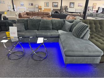 L Shape Sectional. 🚚WE DELIVER🚚