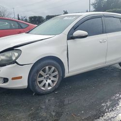 Parting out 2011 golf VW 4 door 2.5