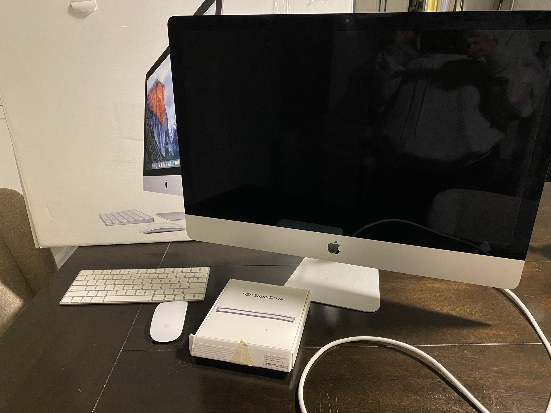 27inch Apple iMac Slim Frame W/ Accessory’s