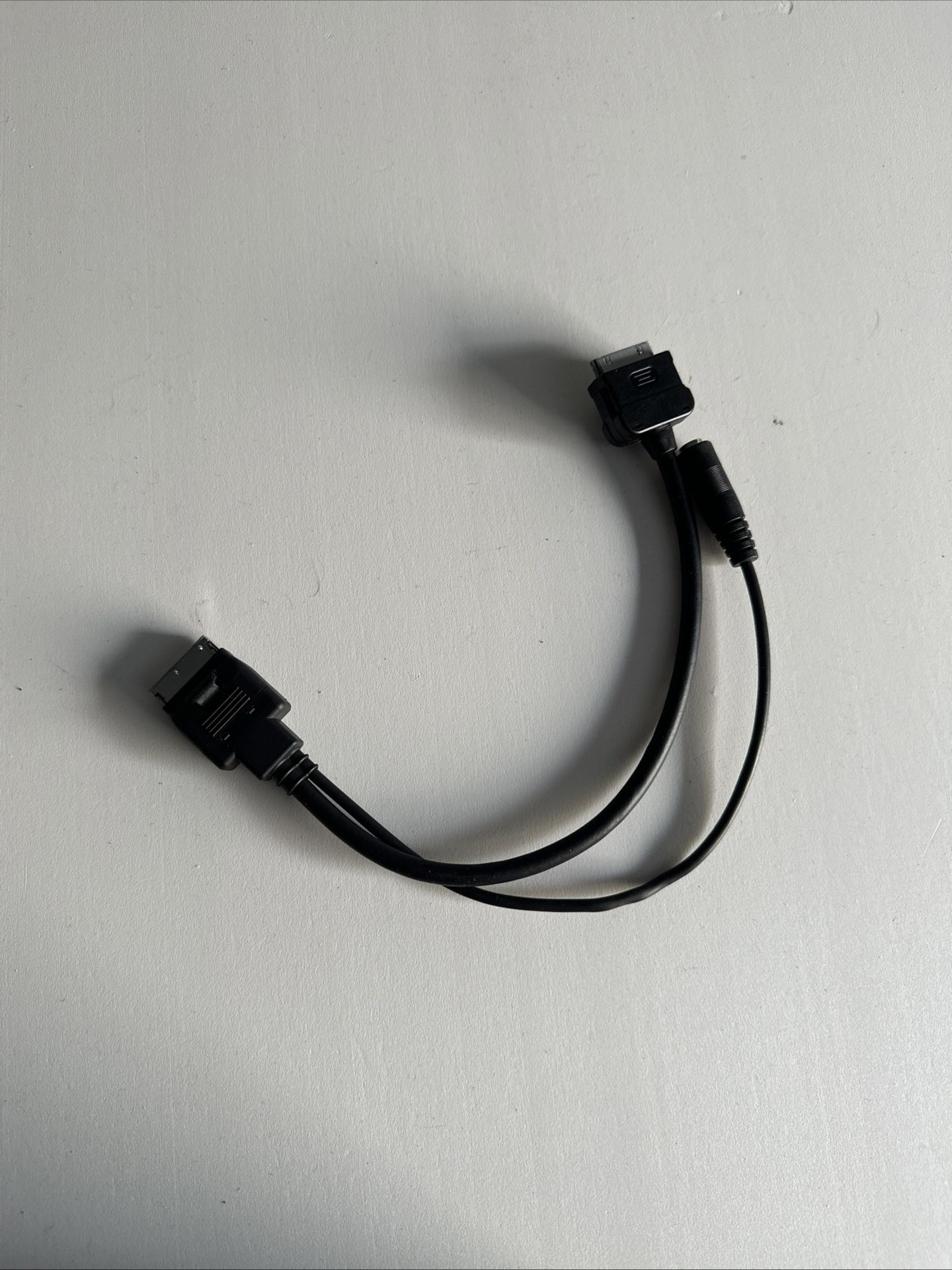 A00(contact info removed)4 MERCEDES Interface Cable OEM Car Adapter iPod AUX
