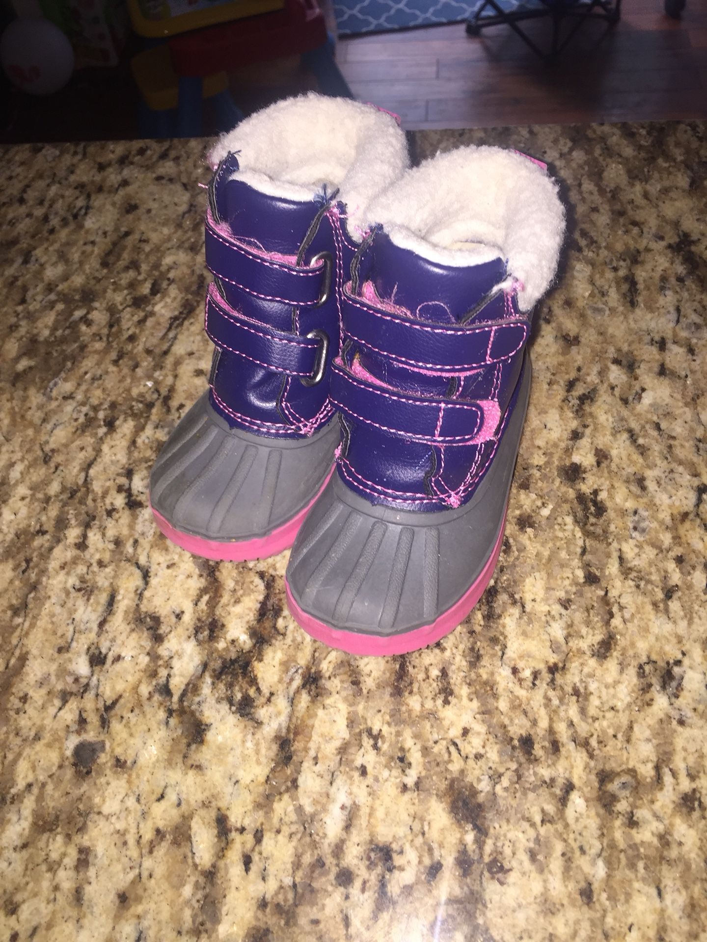 Snow boots size 6