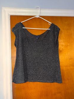American Eagle Gray Heathered Scoop Neck Tee