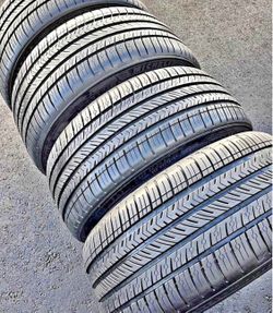 255/40/20 Vendo set de Michelin Tires con 80% de vida las 4