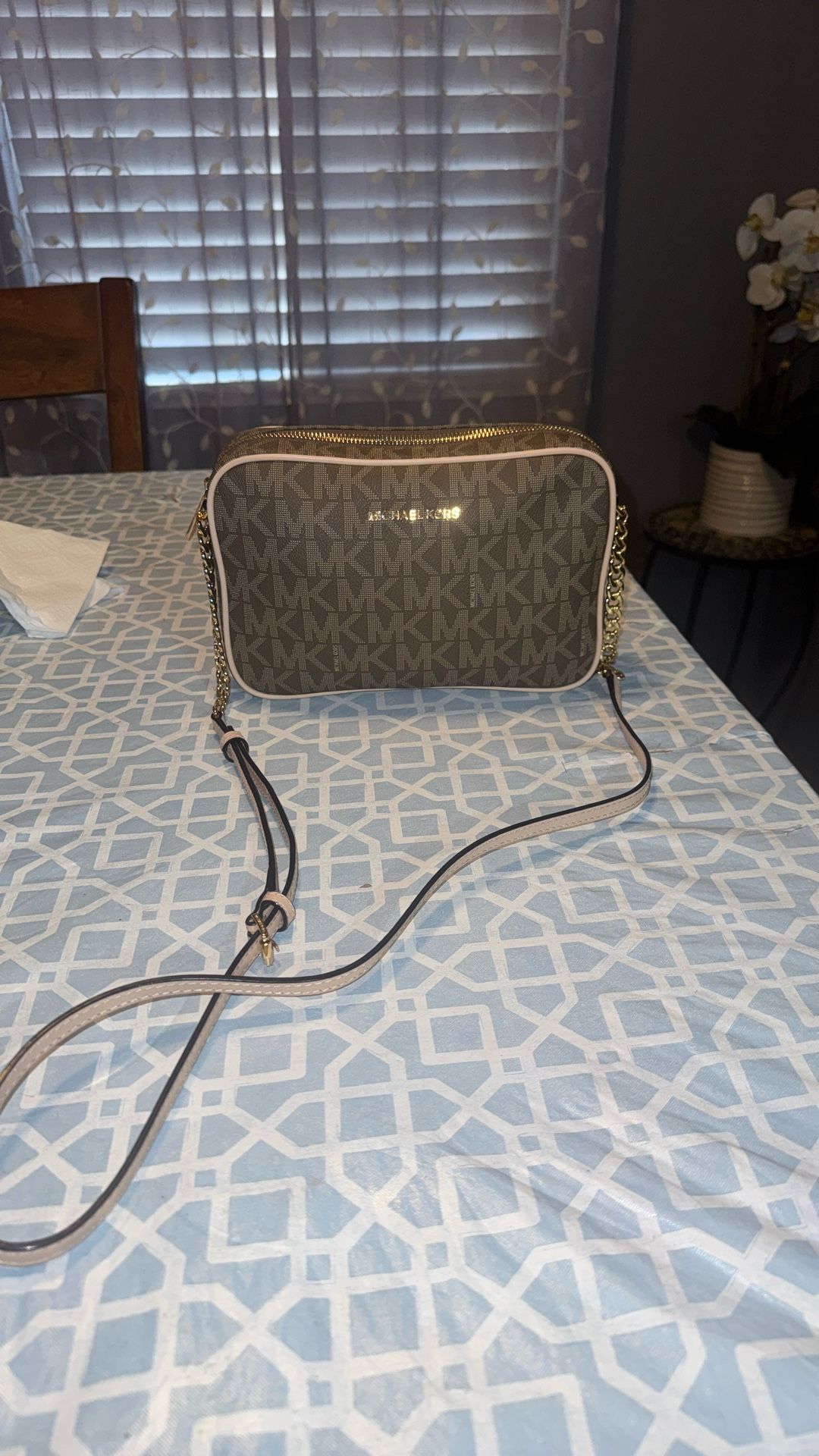Michael Kors bag Jet Set Large East West Saffiano Leather Crossbody Good 👍🏻 Casi Nueva
