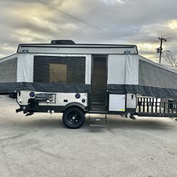 2022 Coachmen V-trec V-3 Pop-Up Camper