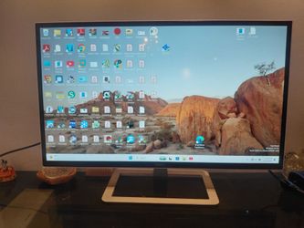 DELL COMPUTER MONITOR 32" - LIKE NEW