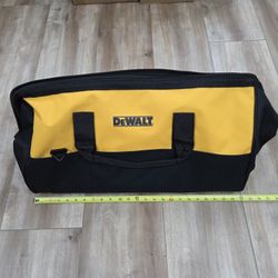 NEW DeWalt 24 Inch XL Tool Bag With Pockets