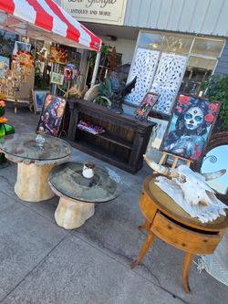 Big sale of vintage items, antiques, art, and more. Open from 11:00 a.m. to 6:00 p.m.