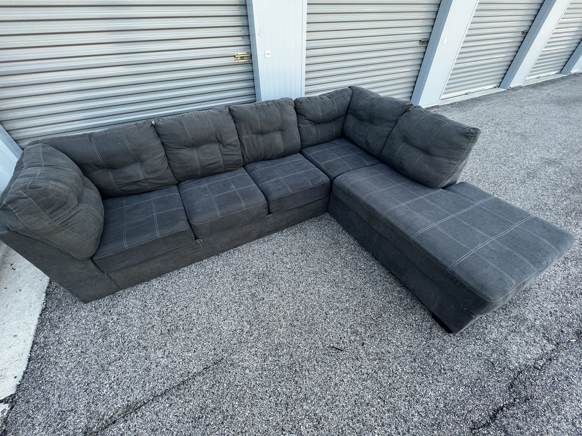 Beautiful Comfy Sectional Couch! ***Free Delivery*** for Sale in