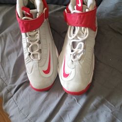 Call Rick And Juniors Basketball Shoes 6 And 1/2 Great White And Red