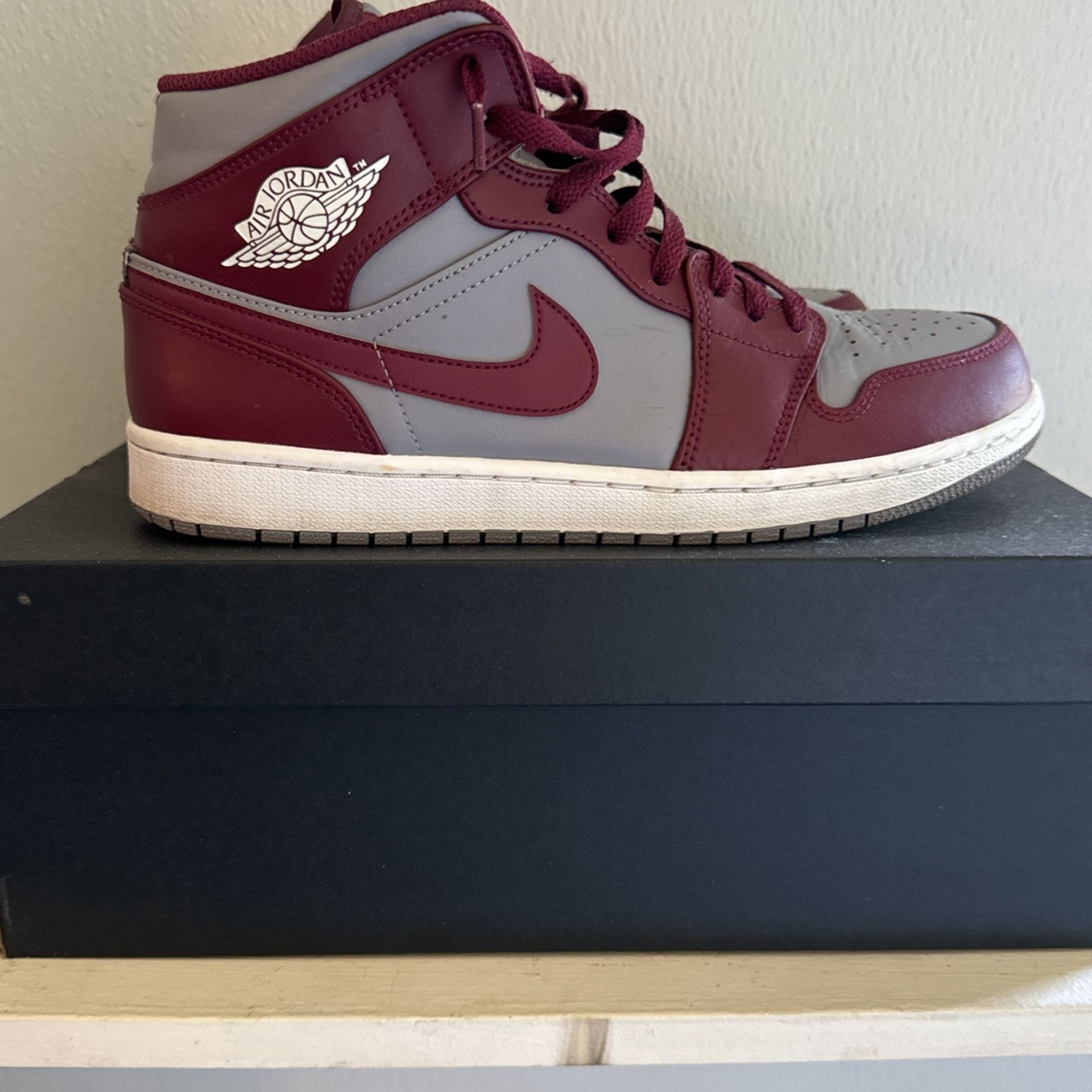 Jordan 1 MID CHERRYWOOD! 