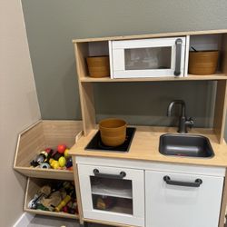 Kids Play Kitchen And Accessories 