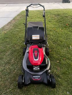 Honda lawnmower self propelled 21” Smart drive with choke and Roto stop