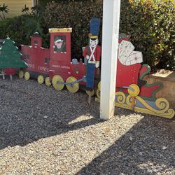 Holiday Yard Art 