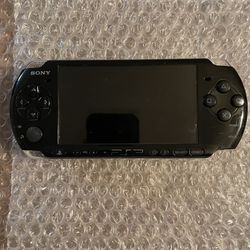 PSP 3001 w/ charger,battery,16g chip and adapter chip