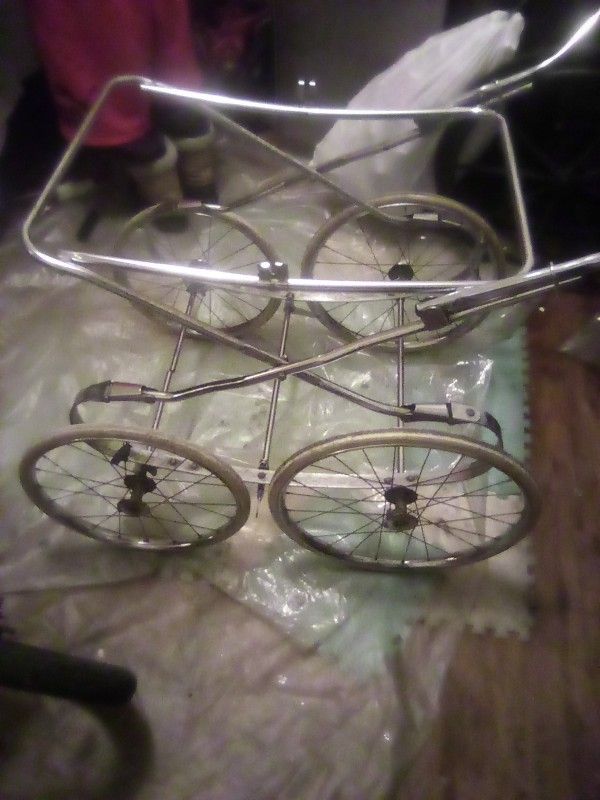 OLD BABY STROLLER 