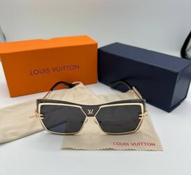 Elegant Black & Gold Square Sunglasses