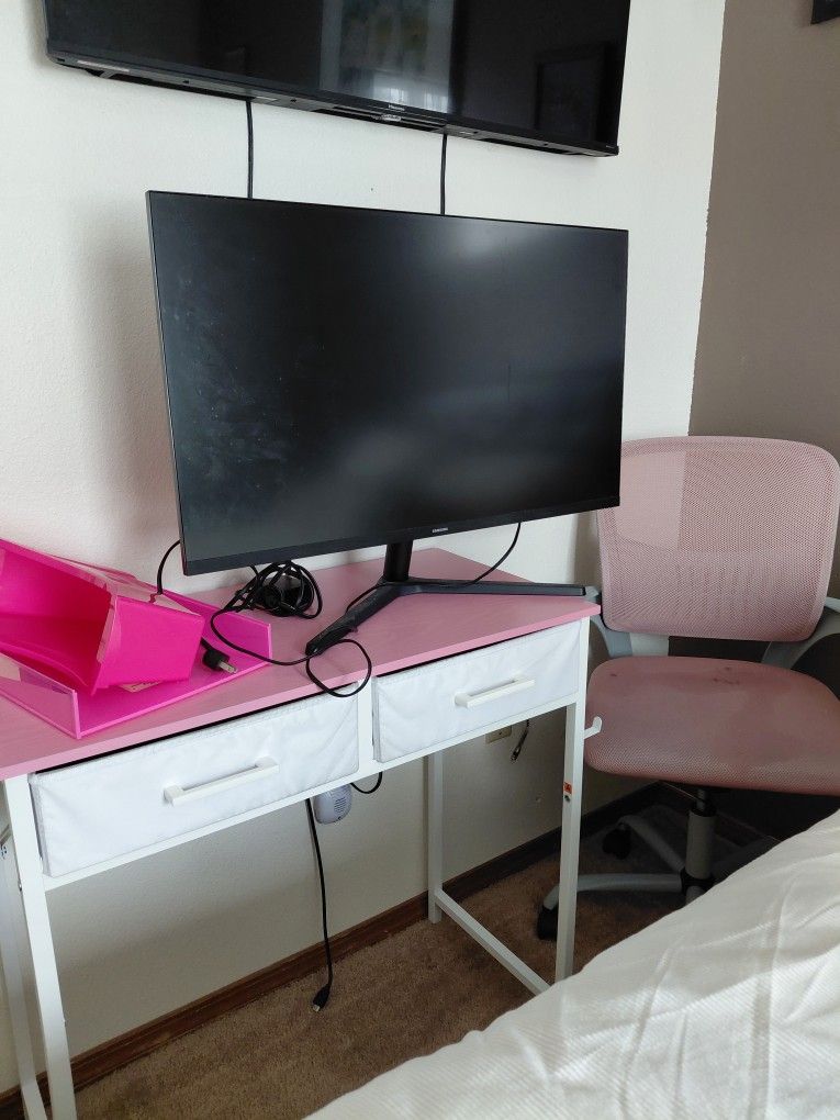 Desk, Chair, TV