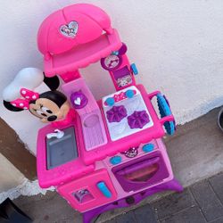 Minnie Play Kitchen 
