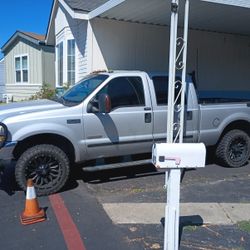 2004-ford-250-4x4-(180,000 Miles