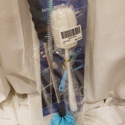 BRAND NEW BOTTLE BRUSHES