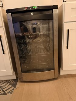 GE Profile Wine Cooler / Wine Refrigerator – Stainless Steel – 30+ Bottle Capacity