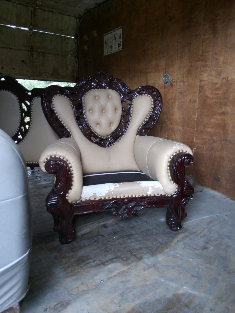 Living Room Set Antque