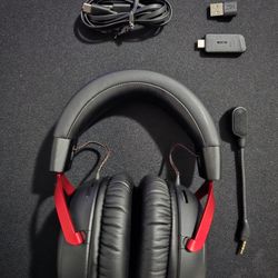 HYPERX CLOUD III WIRELESS GAMING HEADSETS