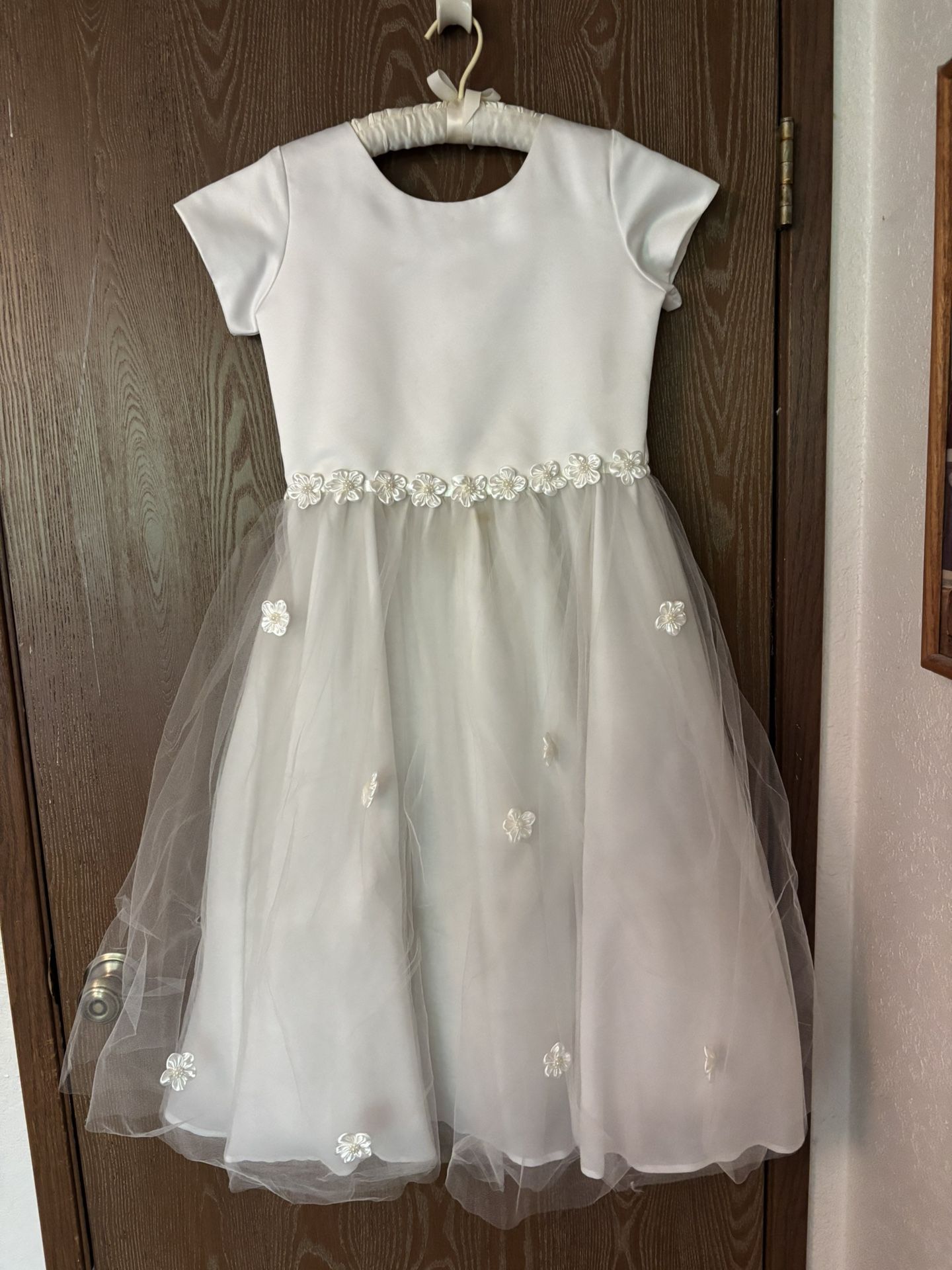White Flower Girl Or Communion Dress. Size 10