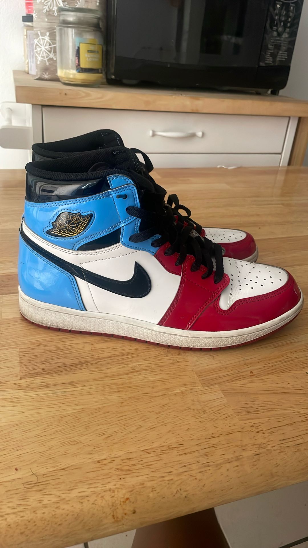 Jordan 1 mids