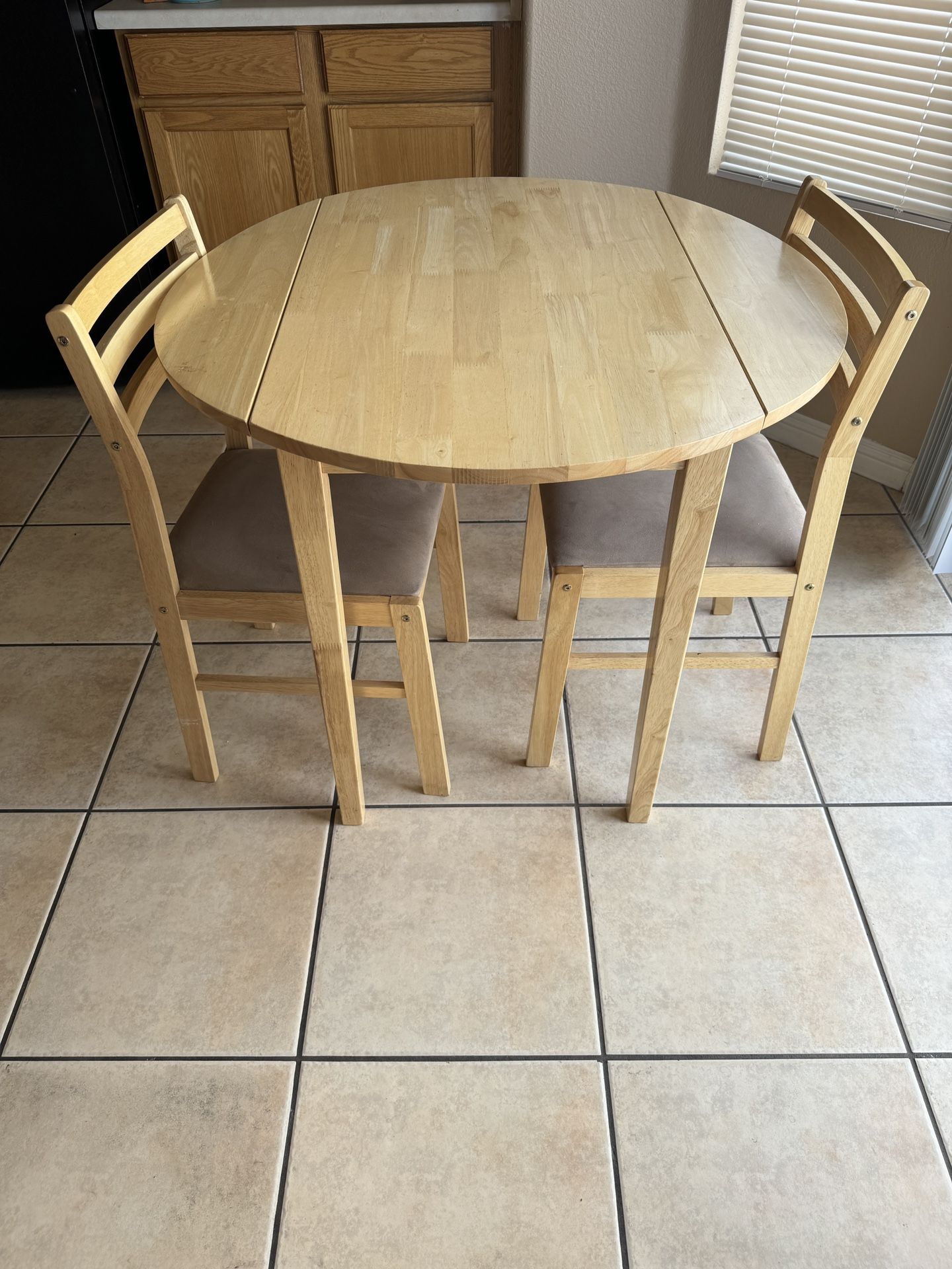 Dining table and chairs 