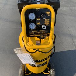 DEWALT AIR COMPRESSOR 26 GALLON, 175 Psi, 80% QUIETER 