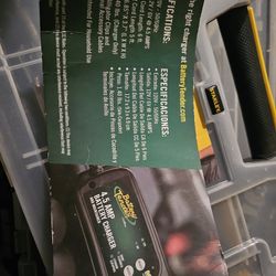 New- Battery Tender, 4.5 Amp Battery Charger And Maintainer