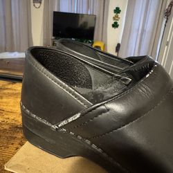 Black womens danskos