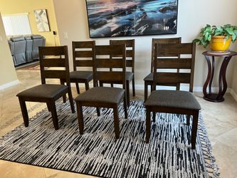 6 Beautiful Brand New Solid Wood Ladder-back Dining Chairs