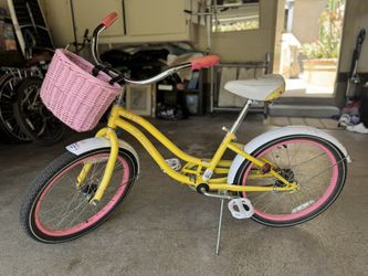 Girls Schwinn Beach Cruiser