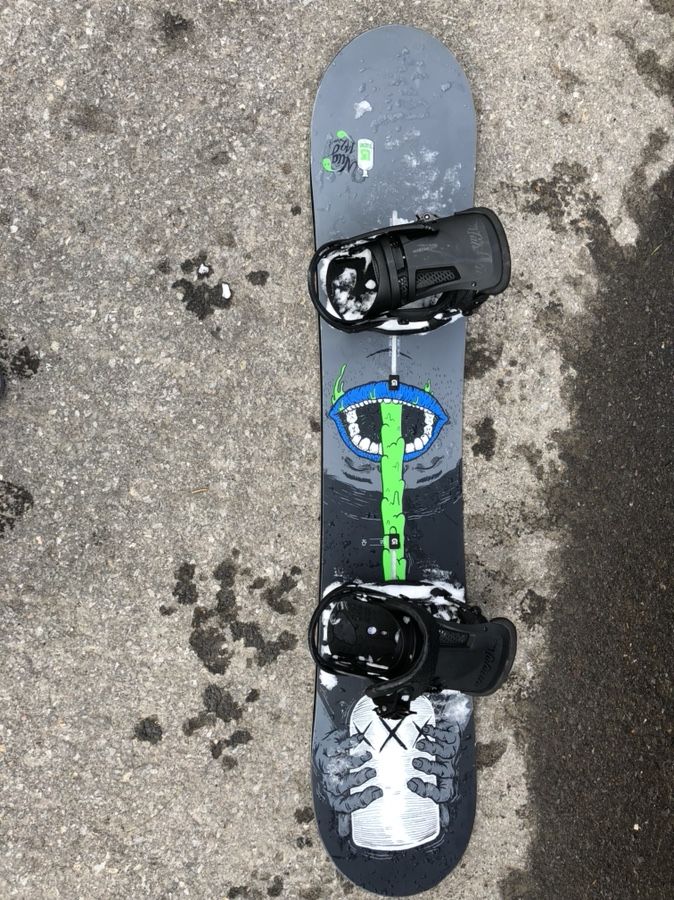 Burton Nug snowboard 142 with malavita binding size M for Sale in Fremont,  CA - OfferUp