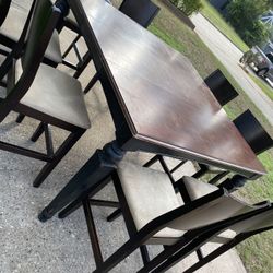 ‼️ 8 SEATER WOODEN TABLE AND CHAIRS. ‼️