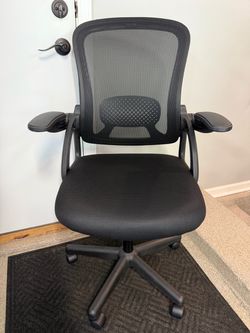 Brand New Black Mesh Back Height Adjustable Rolling Ergonomic Office Chair w/Flip Up Armrests