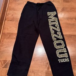 Woman’s Mu Mizzou, Jansport Joggers Shipping Avaialbe 