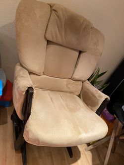 *GREAT CONDITION* Dutailier Nursing Grand Modern Glider Chair w/ Built-in Feeding Pillows