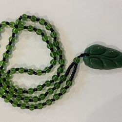 This exquisite Burmese handmade natural jade necklace symbolizes wealth and good fortune! A warm blessing for precious moments in life!