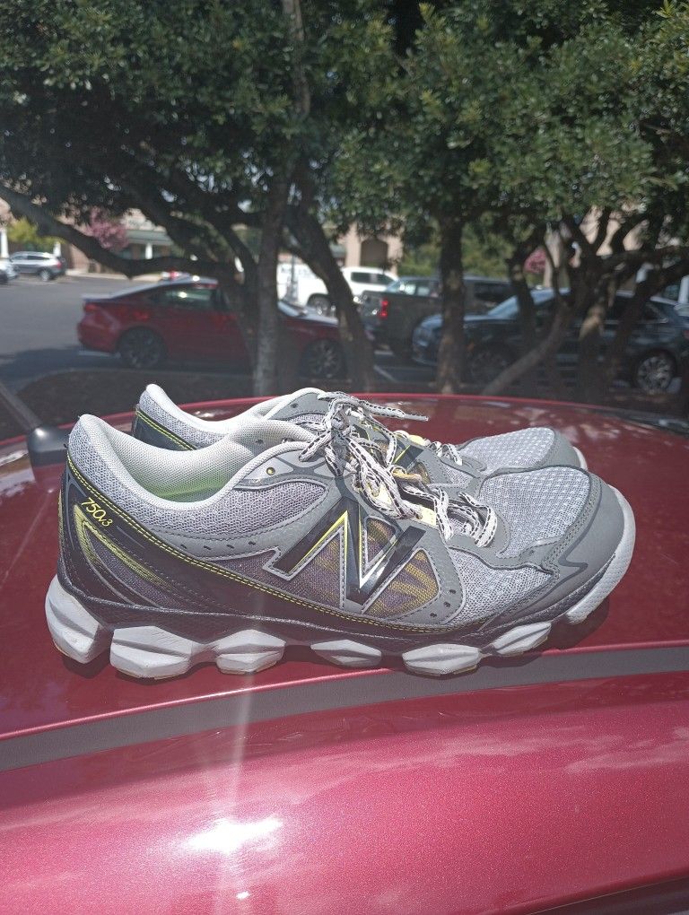 New Balance (11M)
