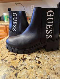 Botas guess
