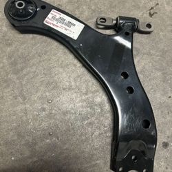 Toyota Sienna OEM Front Right Lower Control Arm