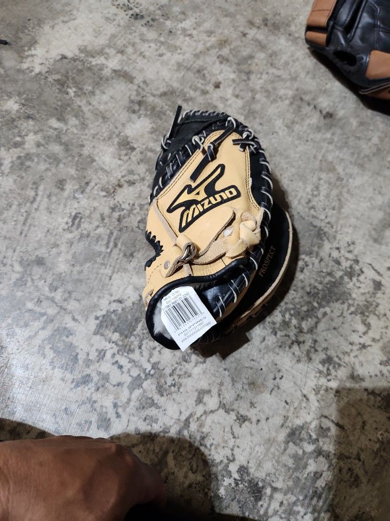 Youth RHT Catchers Glove