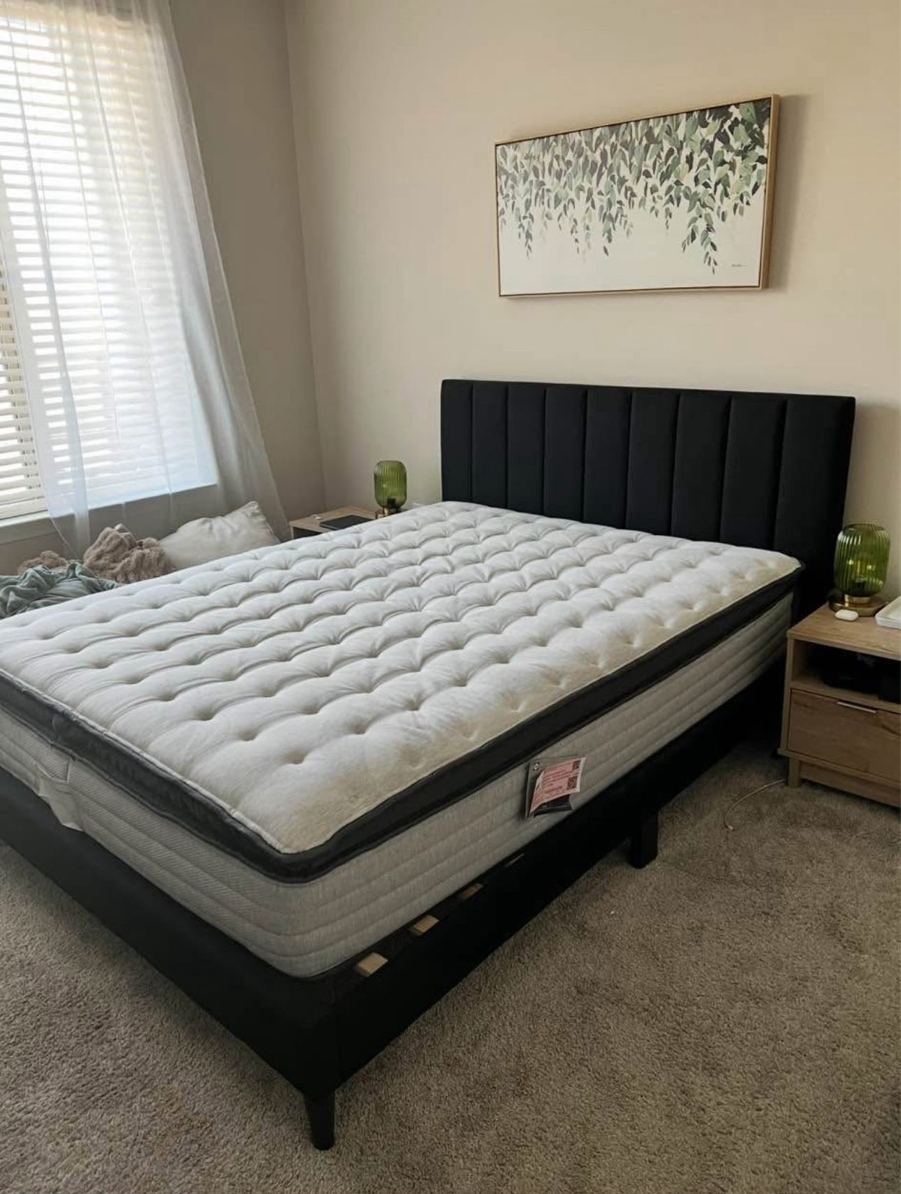 🛏️ Modern Black Upholstered Platform Bed Frame - Queen Size