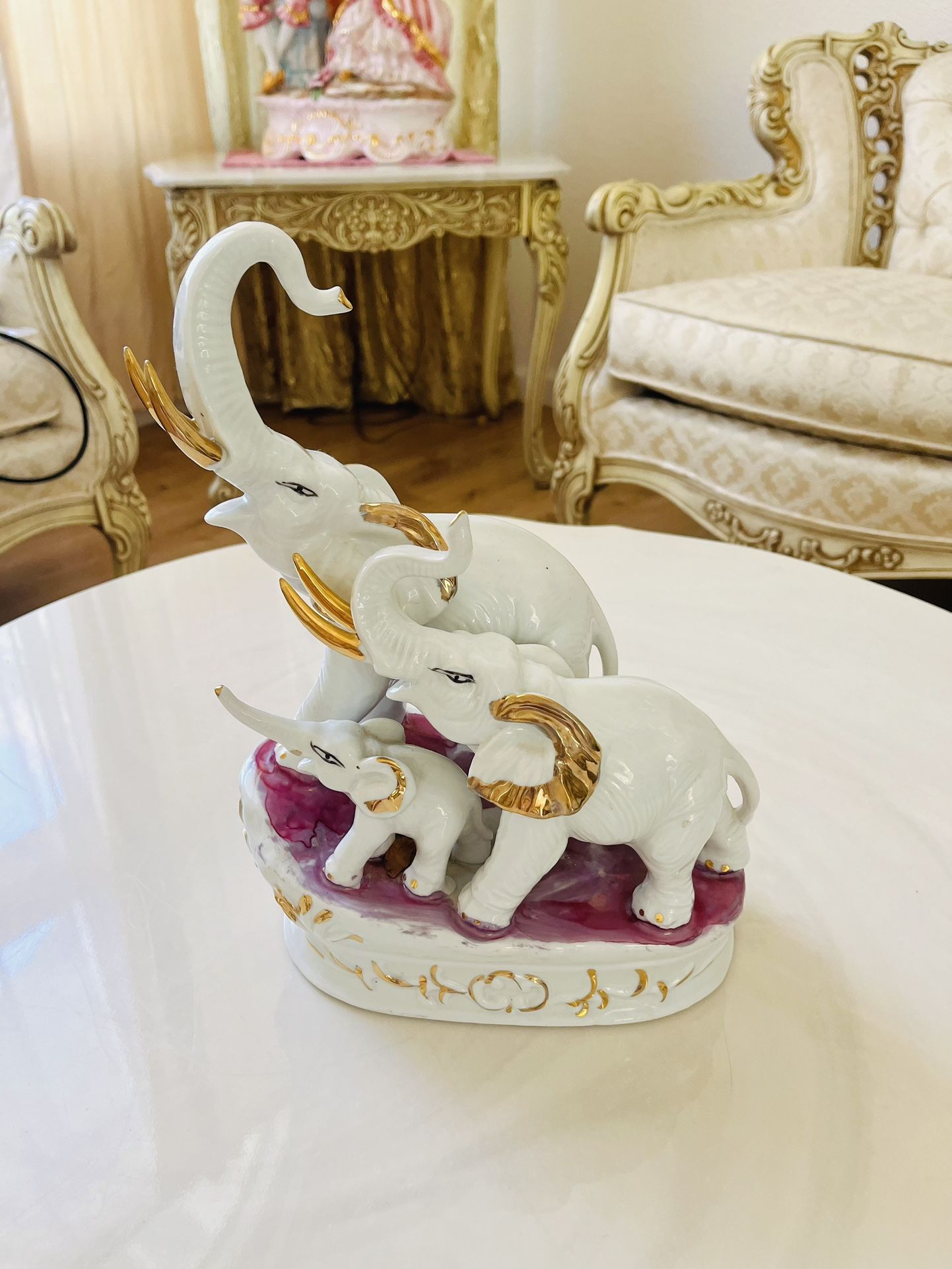 Elephant Family Figuirne